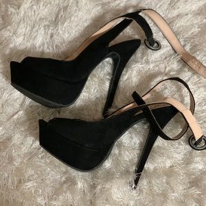 Black Platform Pumps Size 8.5